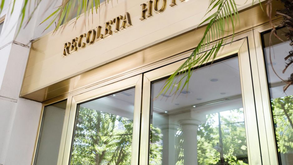 Loi Suites Recoleta Exterior