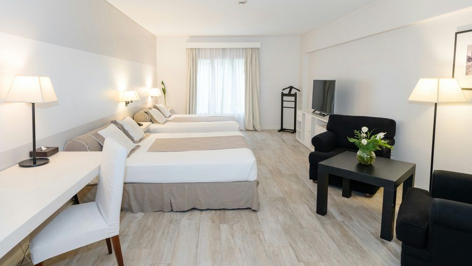 Loi Suites Recoleta Room