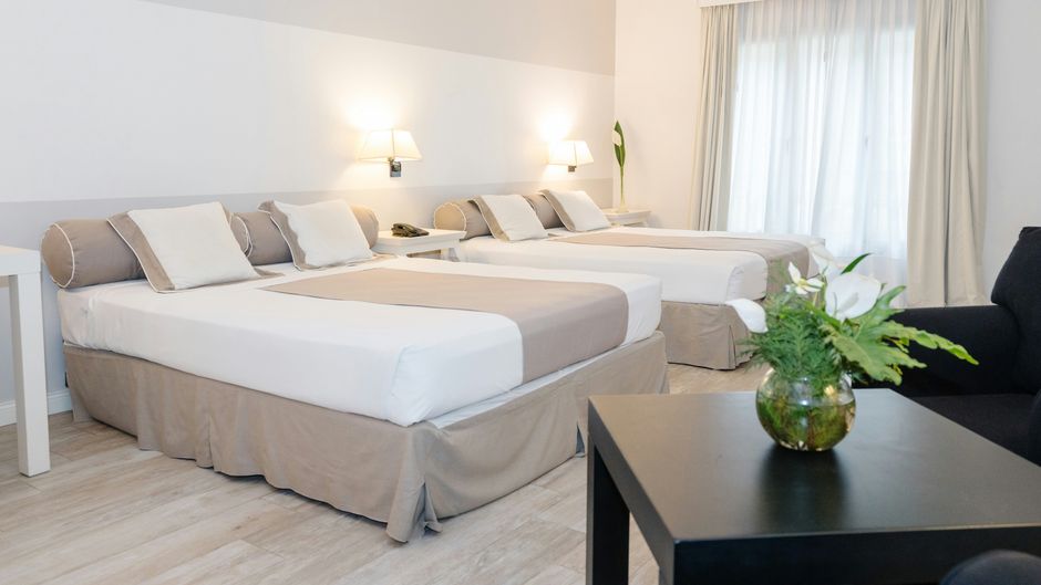 Loi Suites Recoleta Room