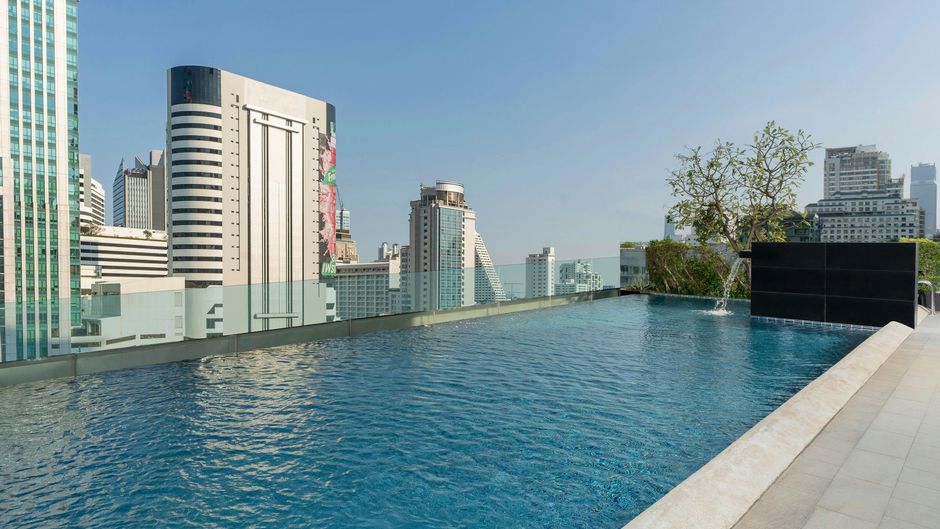 Four Points Bangkok Ploenchit Pool