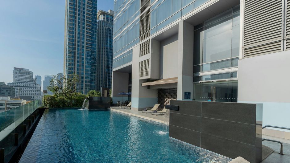Four Points Bangkok Ploenchit Pool