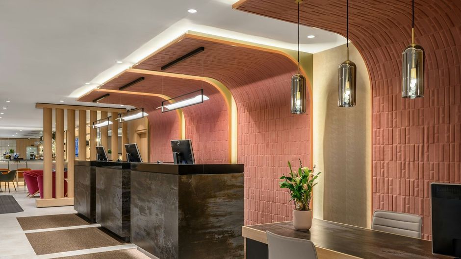Danubius Hotel Arena Lobby