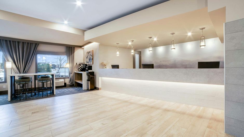 Sandman Hotel Kelowna Exterior