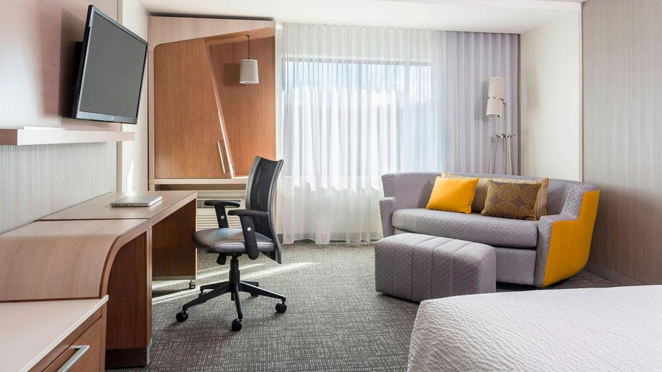 Courtyard by Marriott London Ontario Room