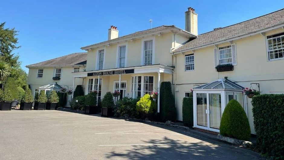 The Alton House Hotel Exterior