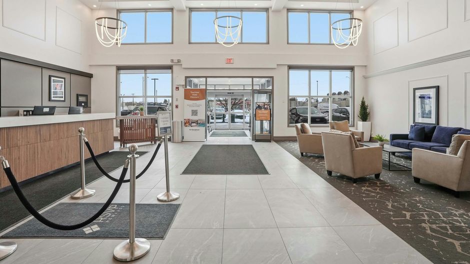 Sandman Hotel Saskatoon Lobby