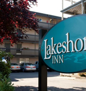 Lakeshore Inn