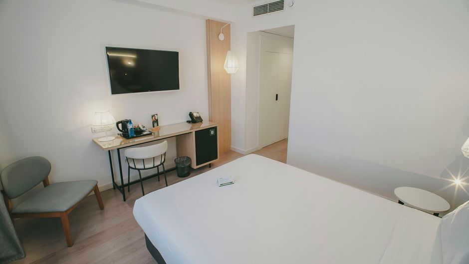 Sercotel Carlos III Hotel Room