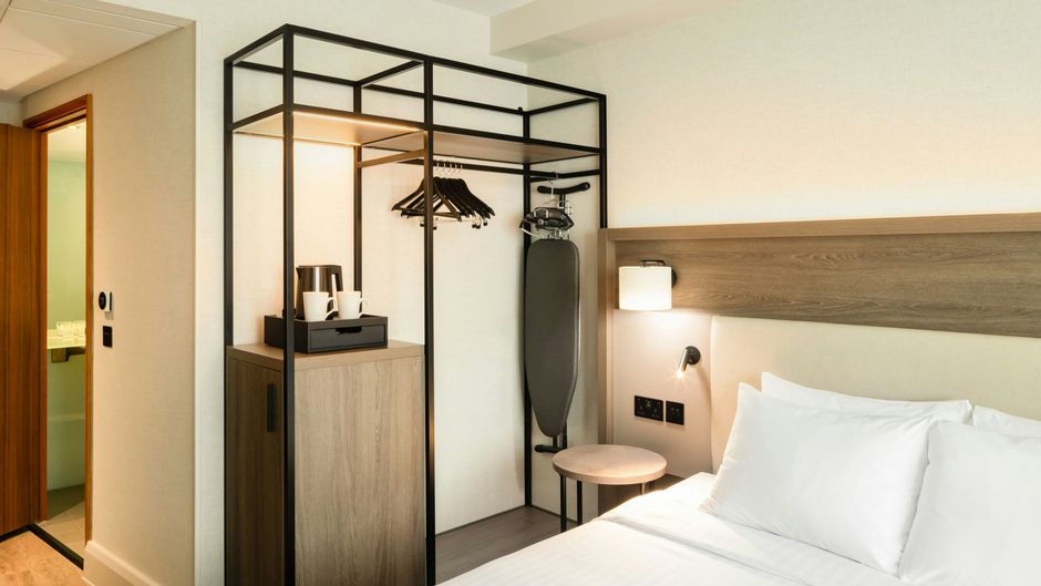 AC Hotel Birmingham NEC and Airport Room