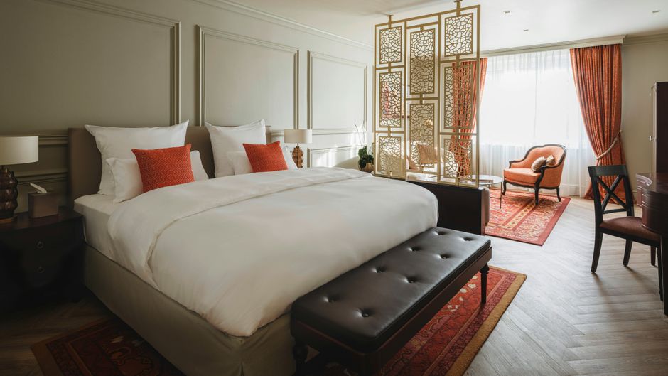 Taj Hessischer Hof Room