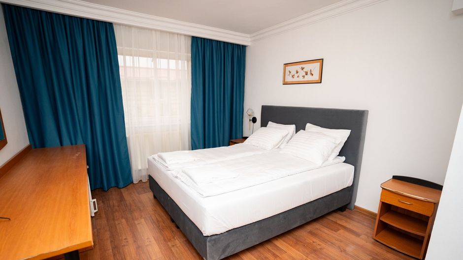 Royal Plaza Room