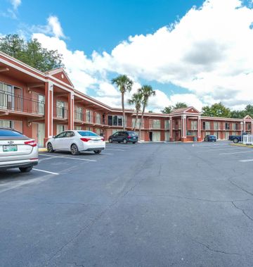 OYO Hotel Mustang Silver Spring FL