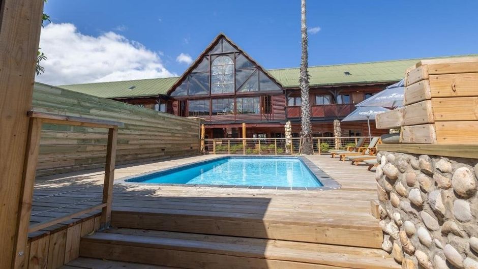 Knysna Log Inn Pool