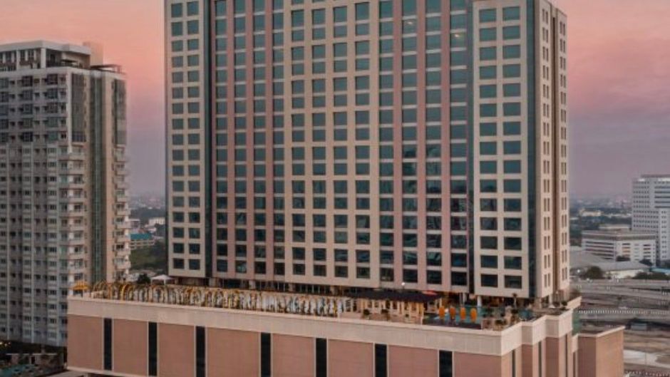 Grand FourWings Convention Hotel Exterior