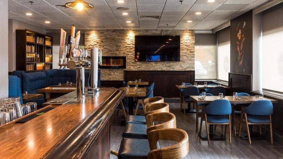 Ottawa Embassy Hotel & Suites Restaurant