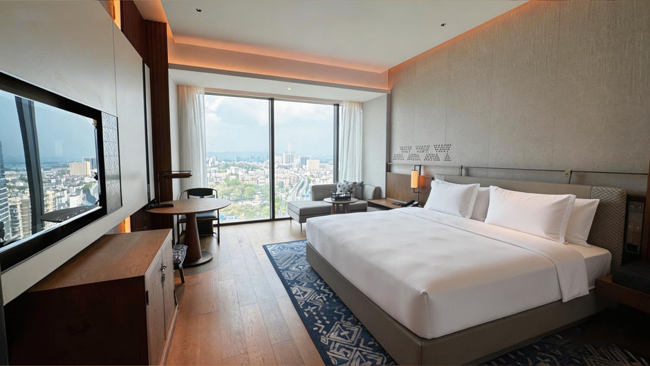HUALUXE Guiyang Financial City Room
