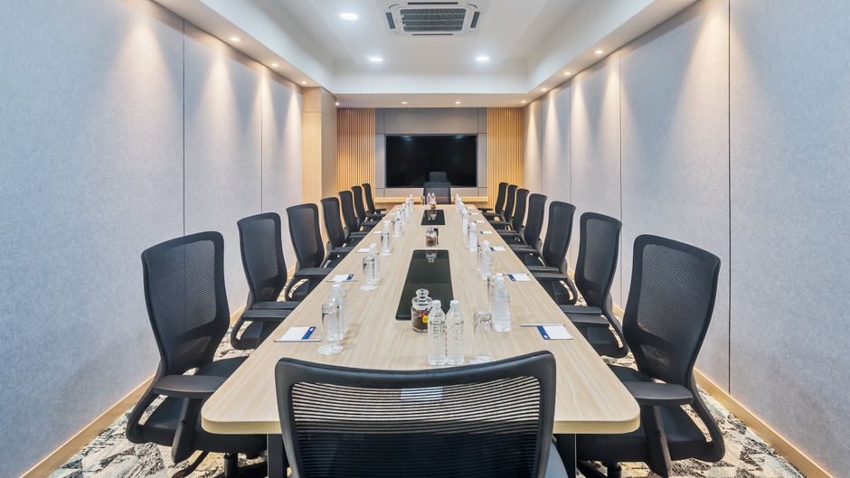 Holiday Inn Express & Suites Vijayawada Meeting