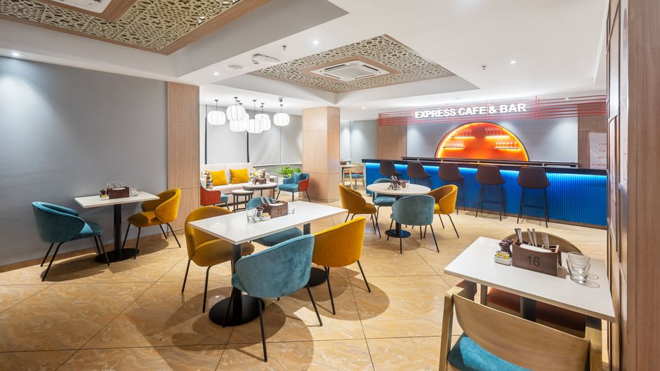 Holiday Inn Express & Suites Vijayawada Restaurant