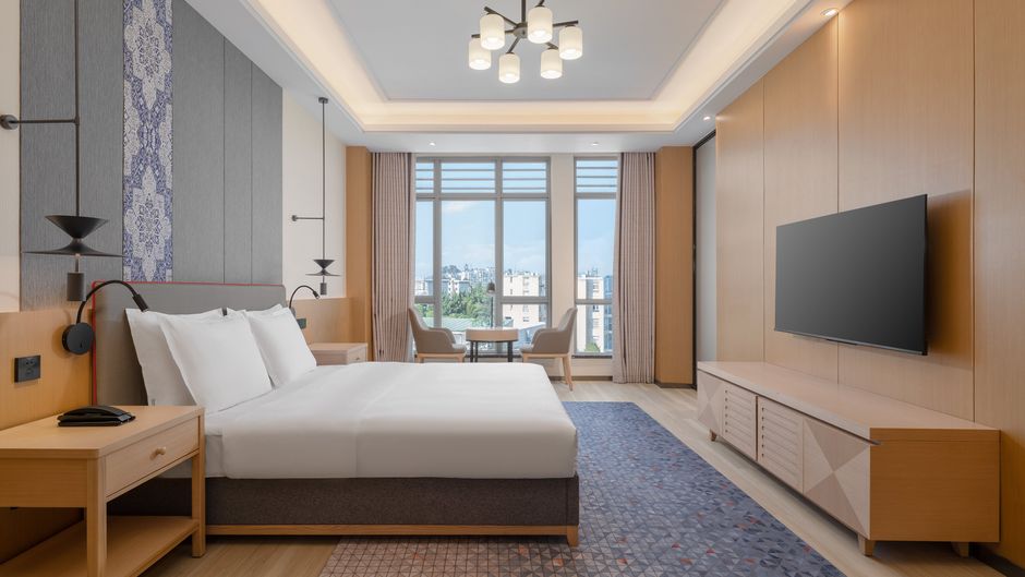 Holiday Inn Exp Horti Expo Garden Suite