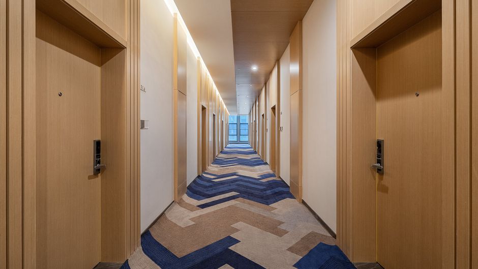 Holiday Inn Exp Horti Expo Garden Lobby
