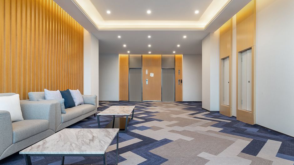 Holiday Inn Exp Horti Expo Garden Lobby