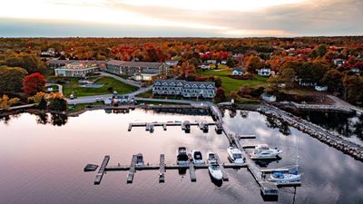 Oak Island Resort & Conference Centre