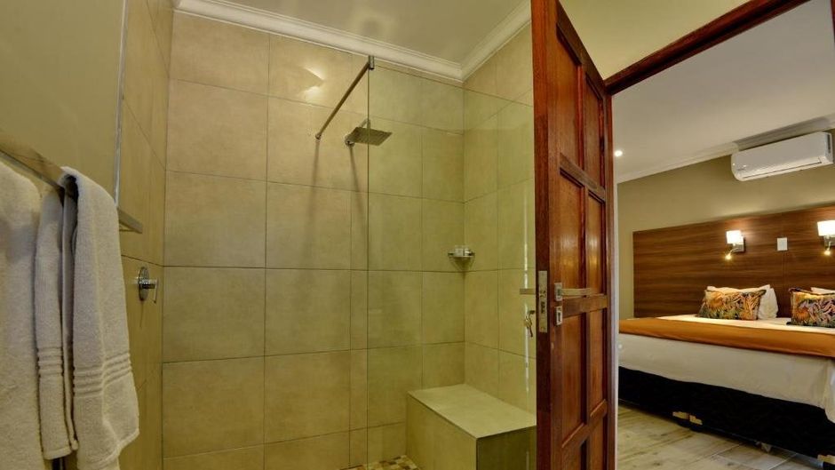 Seasons Golf Leisure Spa Room