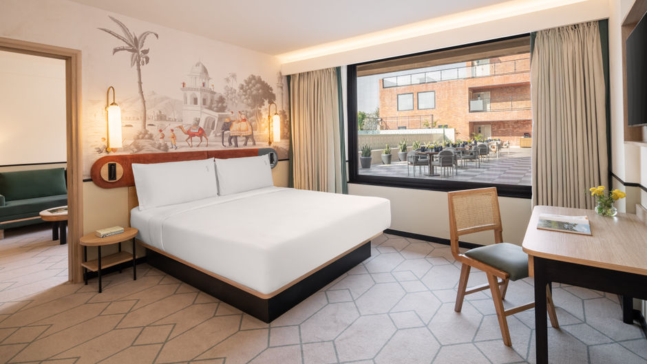 Holiday Inn Gurgaon NH8 Suite