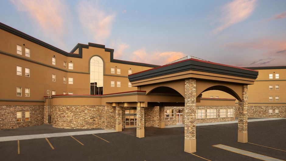 Delta Hotels Grande Prairie Airport Exterior