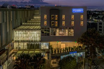 City Express by Marriott La Raza