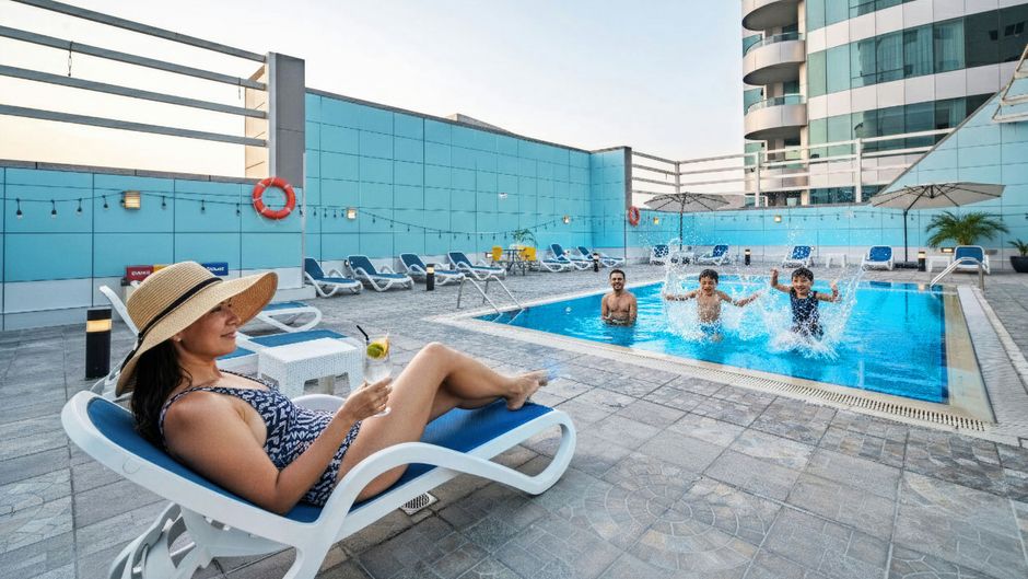 Copthorne Hotel Sharjah Pool