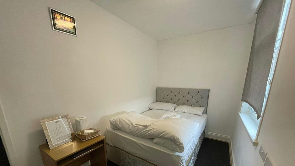 OYO Star Hotel, South Leicester Room