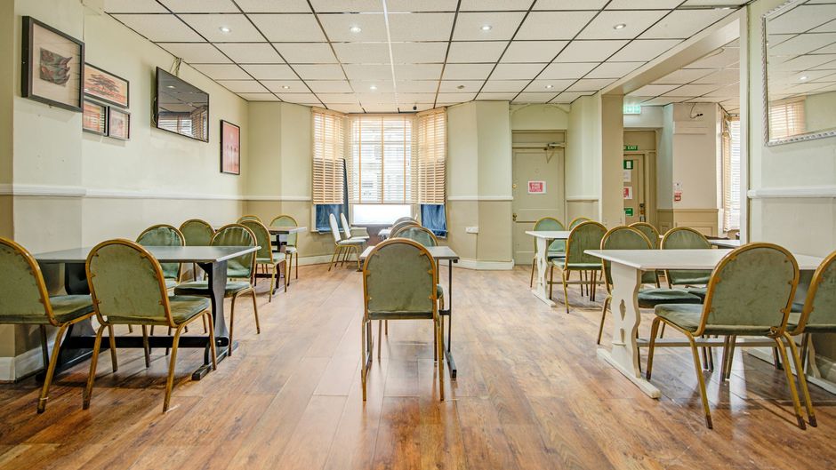 OYO Flagship Cardiff Central Lobby