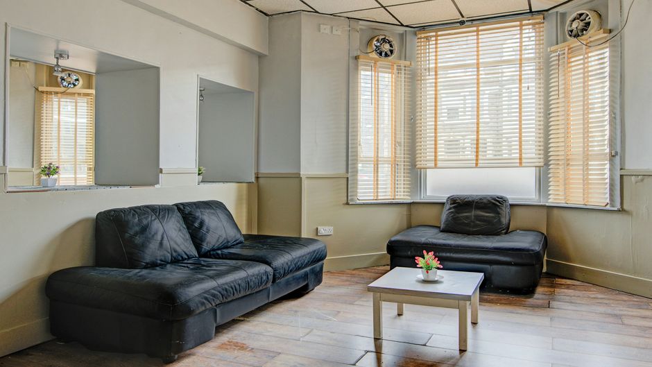 OYO Flagship Cardiff Central Lobby