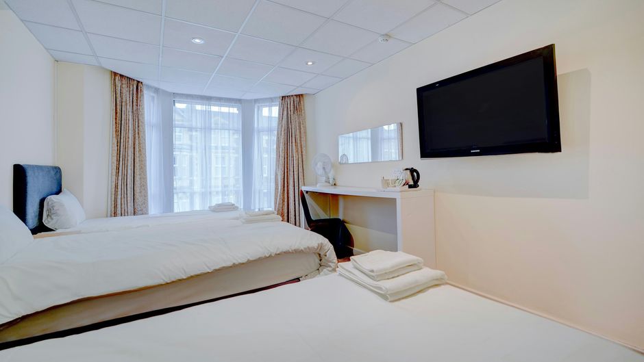 OYO Flagship Cardiff Central Room