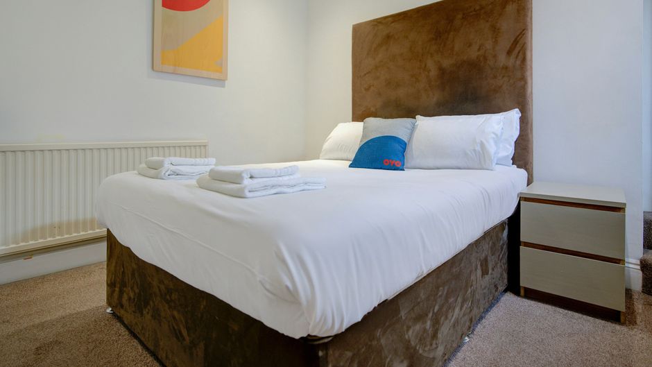 OYO Flagship Cardiff Central Room