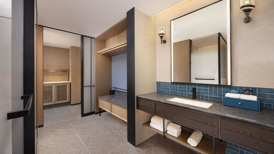 Four Points Chongqing Yuzhong Peninsula Room