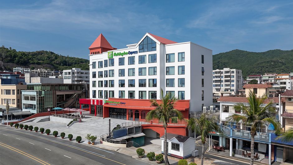 Holiday Inn Exp Nanao Exterior