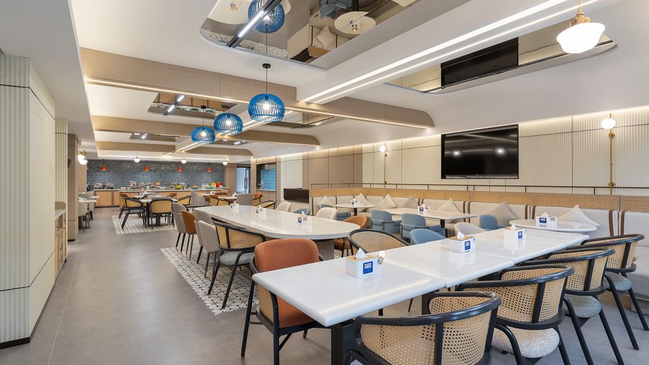 Holiday Inn Exp Nanao Restaurant