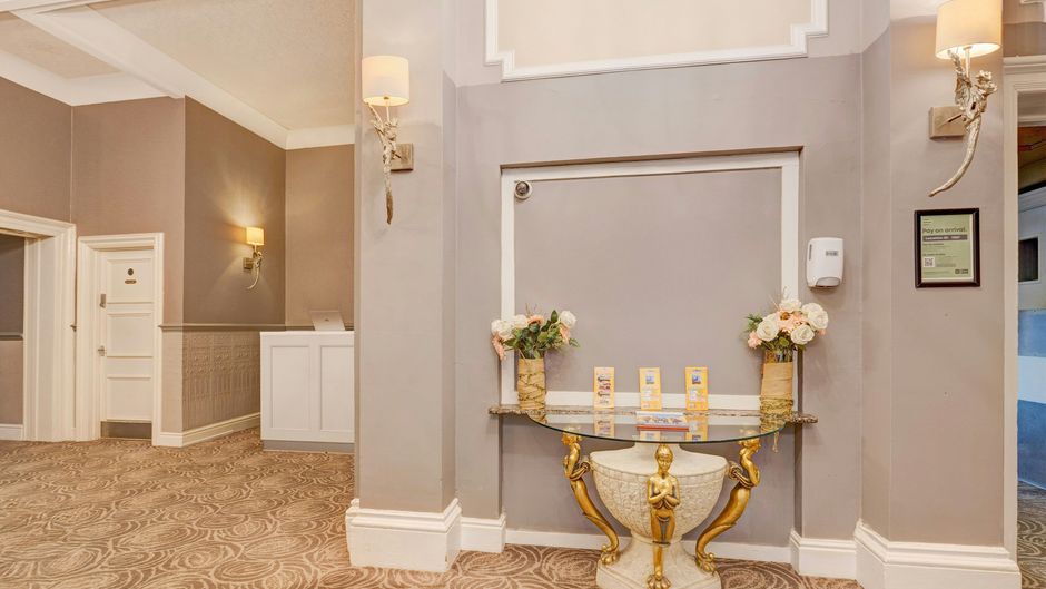 Liverpool Aigburth Hotel Lobby