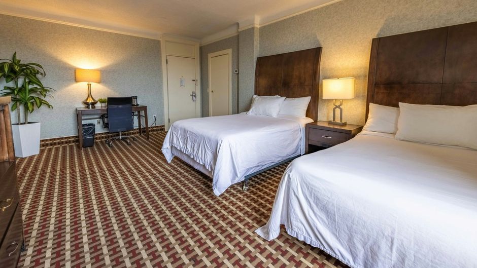 Prince Arthur Waterfront Hotel & Suites Room