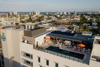 Holiday Inn Express/Stes Sunshine Coast