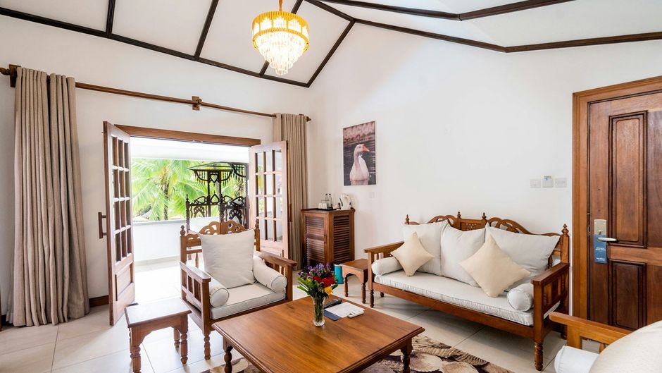 PrideInn Flamingo Beach Resort & Spa Suite