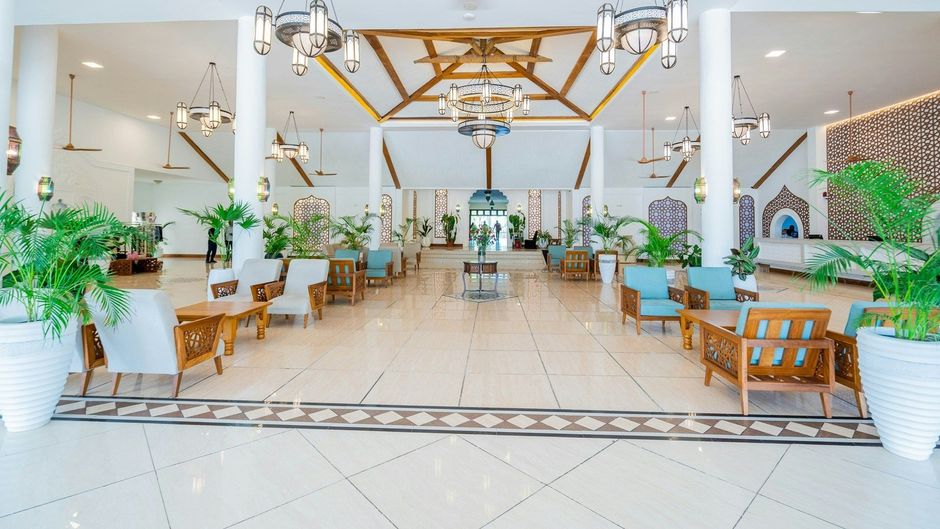 PrideInn Flamingo Beach Resort & Spa Lobby
