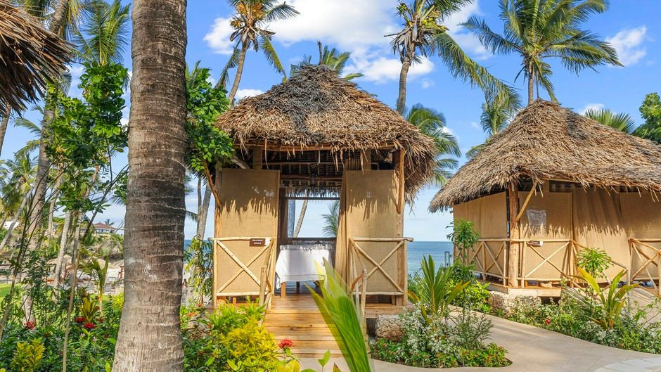 PrideInn Flamingo Beach Resort & Spa Exterior