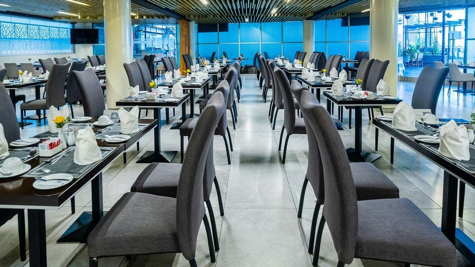 PrideInn Plaza Hotel & Conference Center Restaurant
