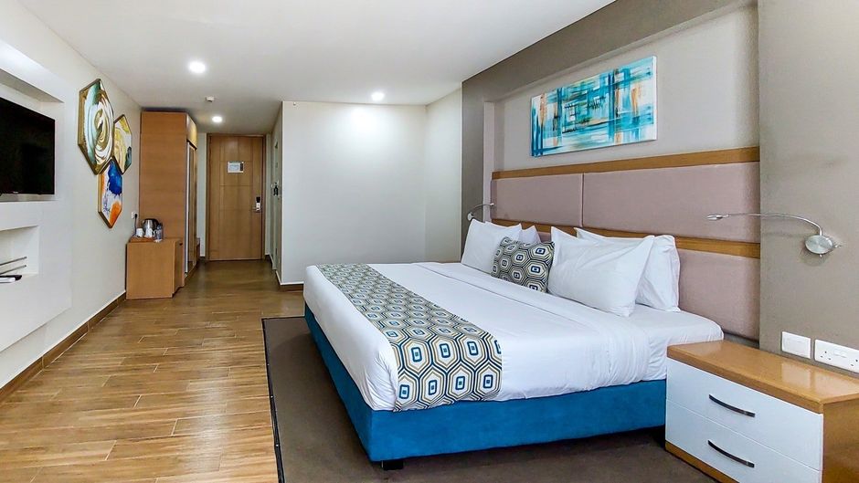 PrideInn Plaza Hotel & Conference Center Room