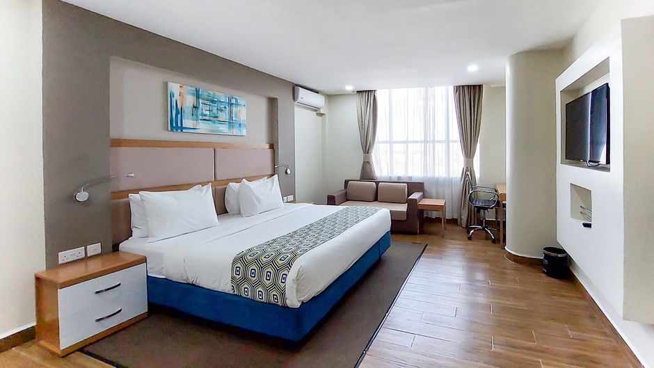 PrideInn Plaza Hotel & Conference Center Room