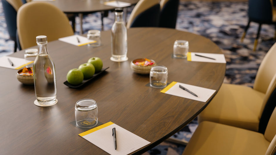 voco Darwin Suites Meeting