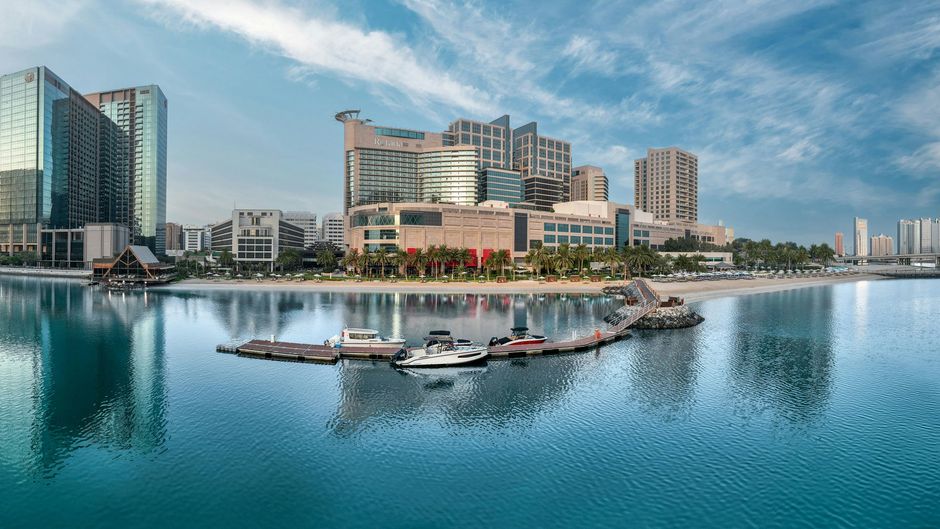 Beach Rotana Residences Exterior